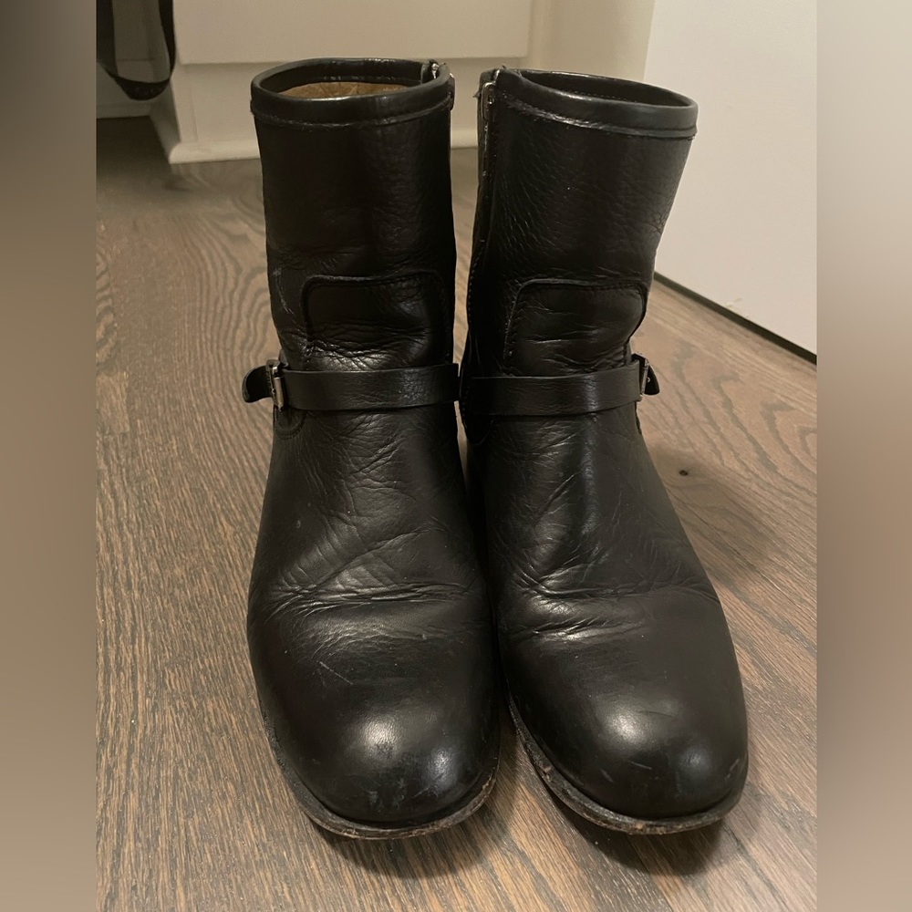 Frye 3476104 women’s black leather shirt ankle boots 7B